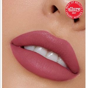 Kylie Cosmetics: Velvet Lip Kit in Posie K